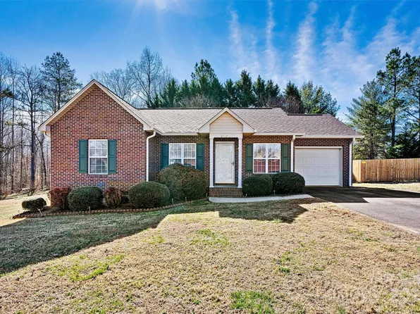 2107 Summerfield Cir, Conover, NC 28613