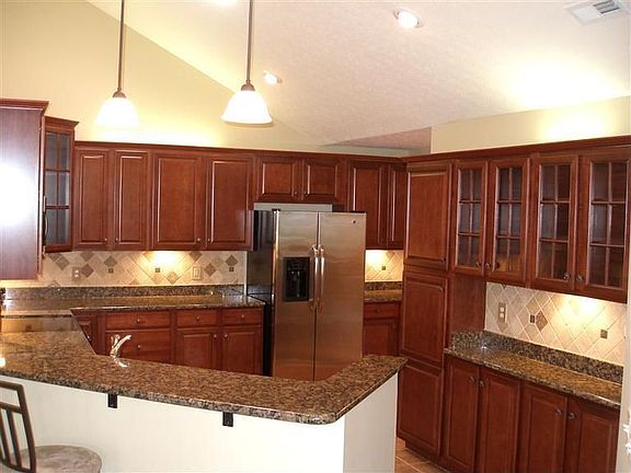 4th image of 2389 Locust Hill Blvd