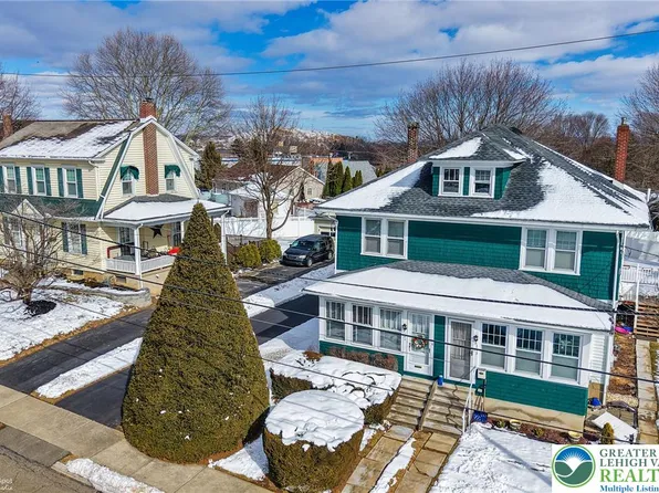 141 S Liberty St, Nazareth, PA 18064