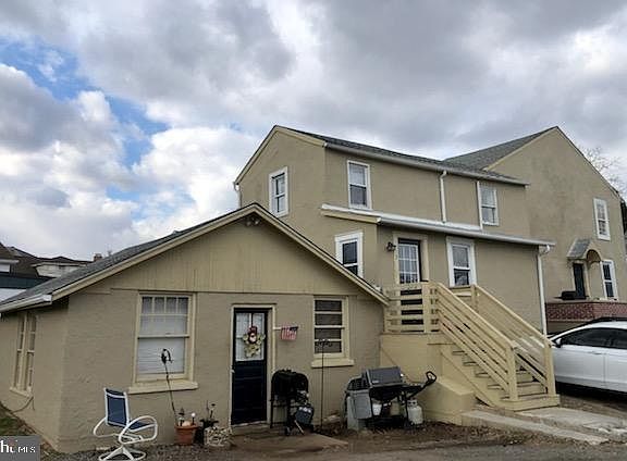 3rd image of 712 Market St