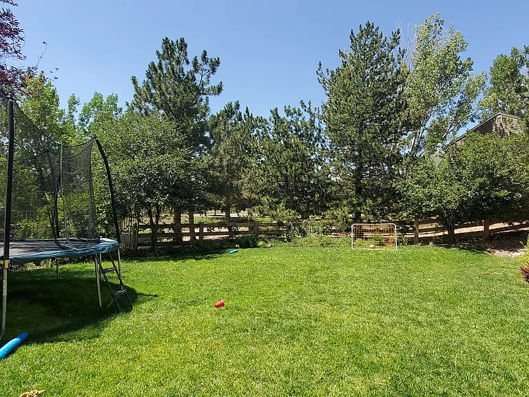 2445 Clayton Cir — Photo 16