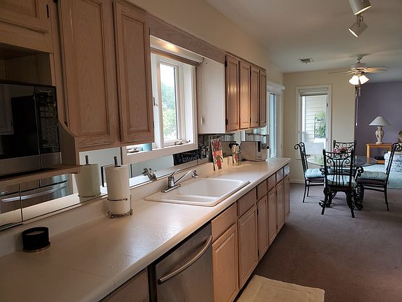 3rd image of 1539 Courtland Dr