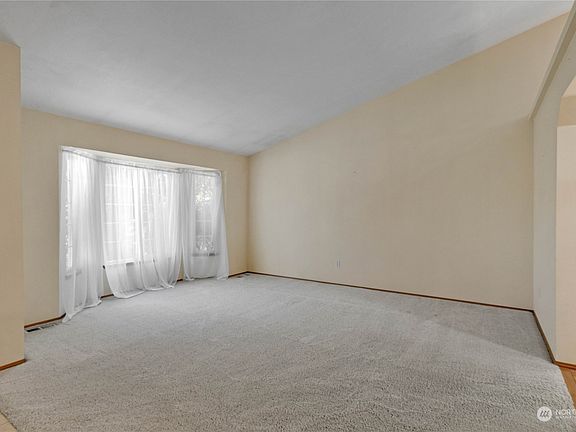 4th image of 1720 57th Avenue NE