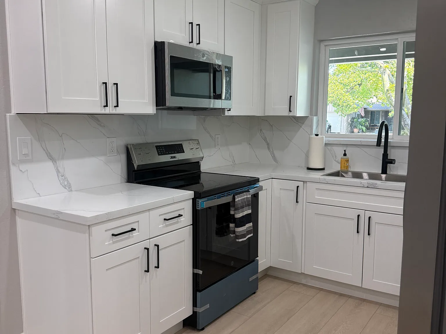 453 Coakley Dr — Photo 4