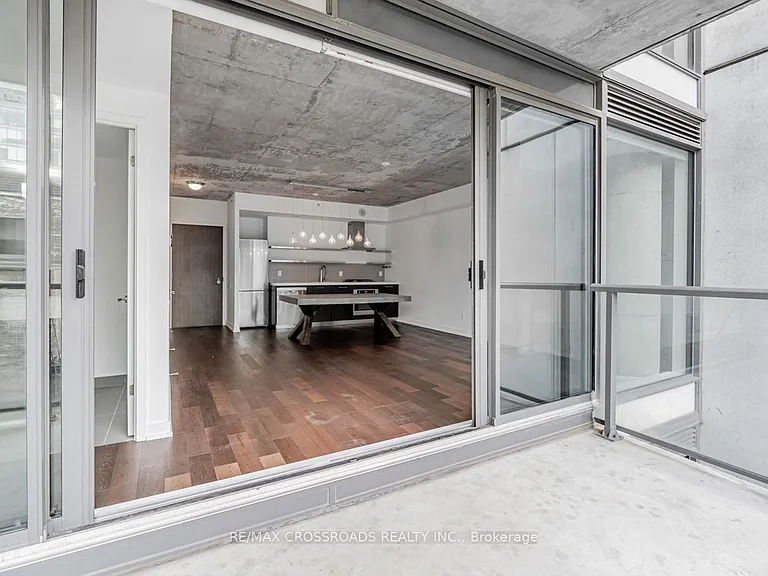 560 King St W #524 — Photo 25