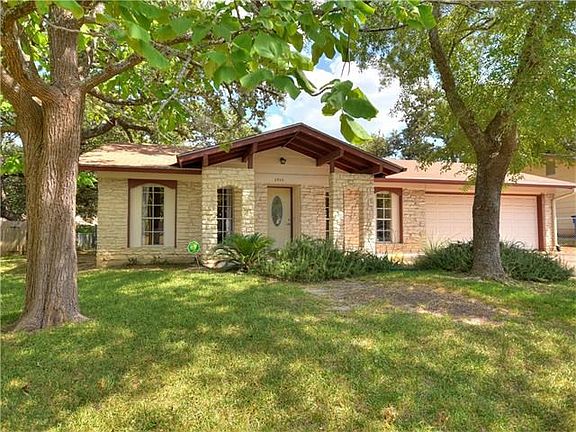 2nd image of 6903 Whispering Oaks Dr