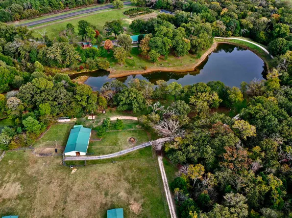 7249 N State Highway 19, Palestine, TX 75803