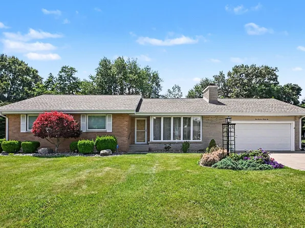 136 Country Club Dr, La Porte, IN 46350