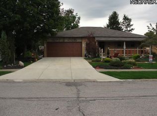 11795 Johnson Dr, Parma, OH