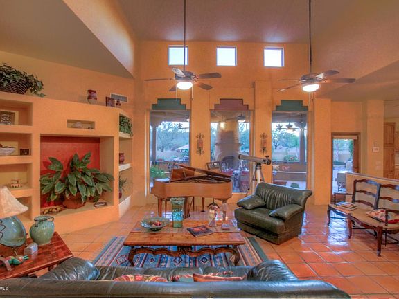 4th image of 1333 W Saddlehorn Dr