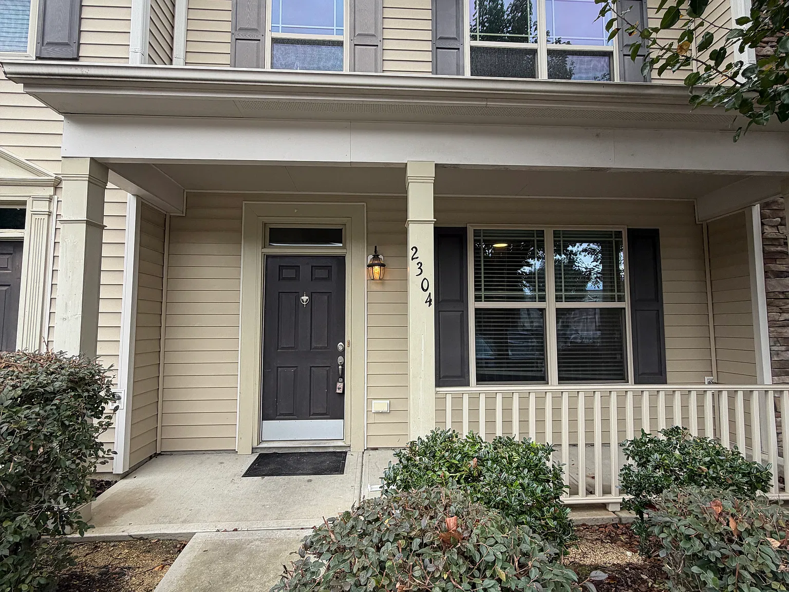 2 bed, 2.5 bath, 1320 sqft, $1,500 — Photo 1