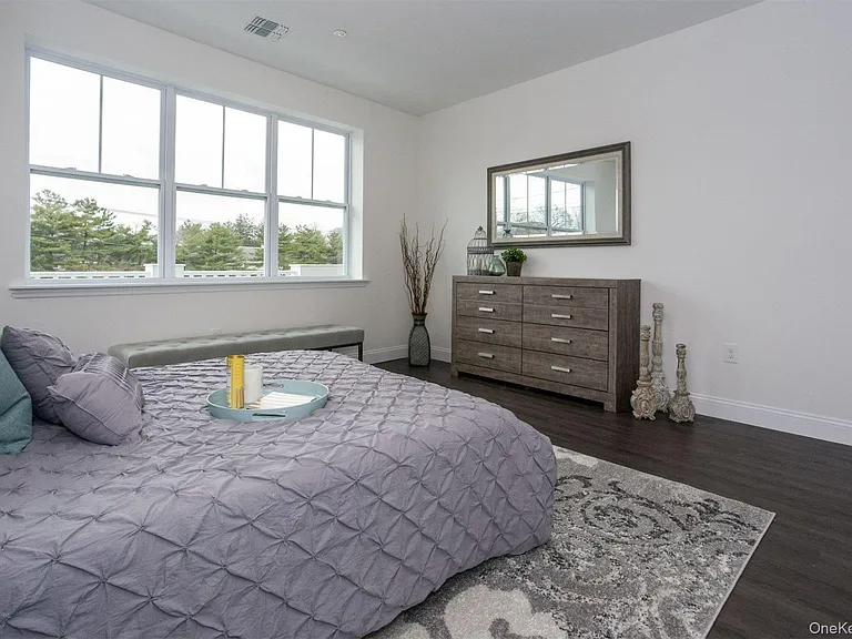 1046 New York Ave #6 — Photo 16