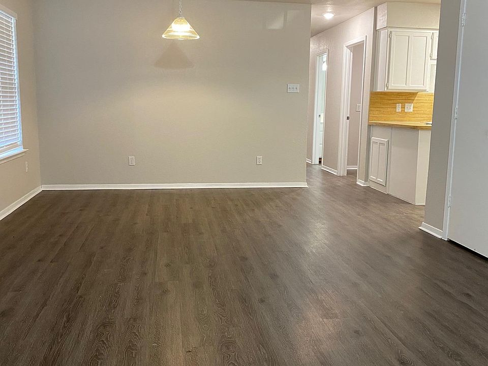 1st image of 525 S Las Vegas Trl