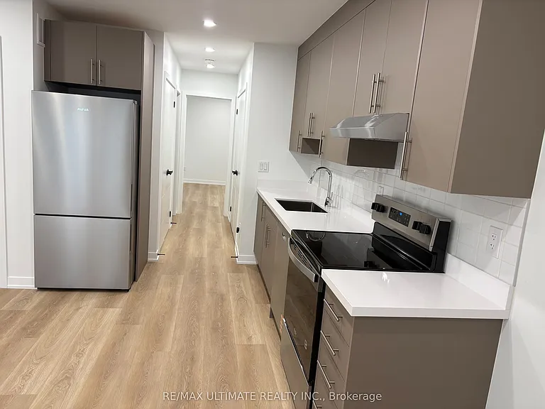 249 Silverthorn Ave #LOWER — Photo 6