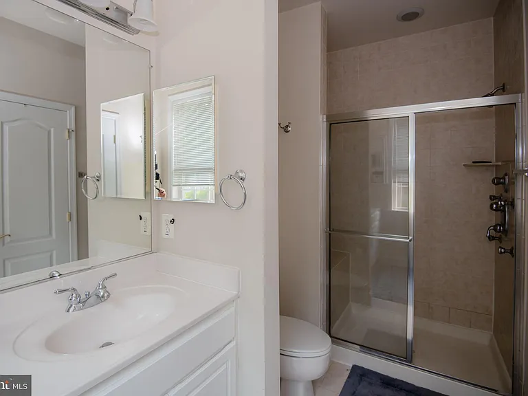 4031 Columbia Pike — Photo 28