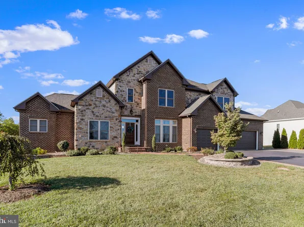 1500 Shannon Dr S, Greencastle, PA 17225