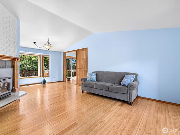 5th image of 801 N Waugh Road