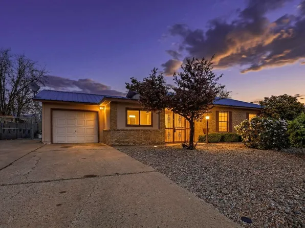 510 Stallion Rd SE, Rio Rancho, NM 87124