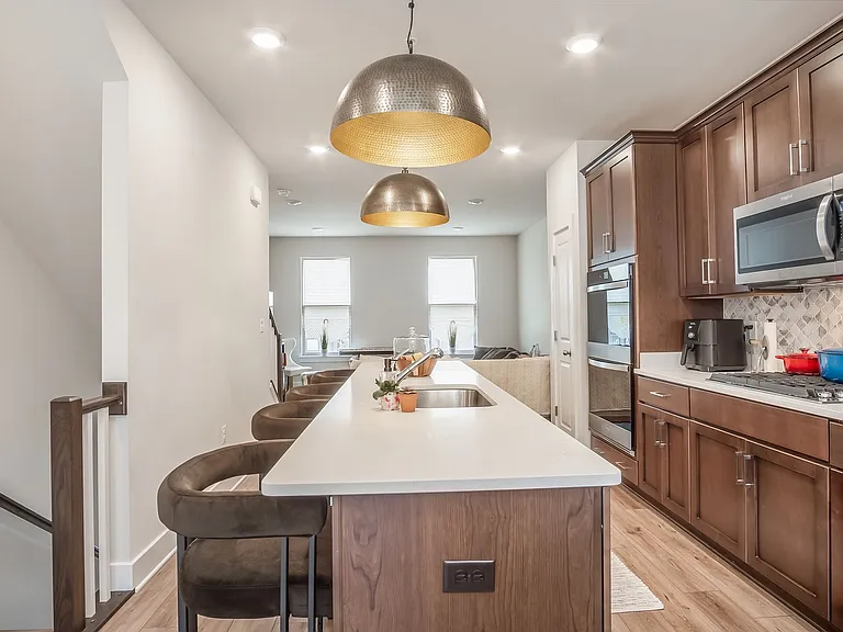 157 Locke St — Photo 10
