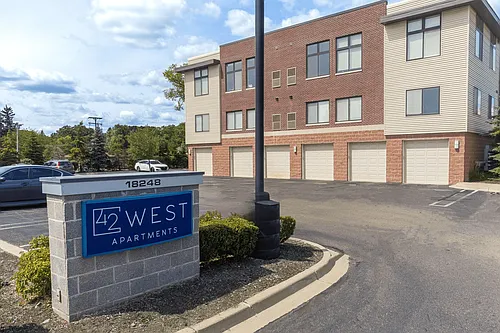 42 West Apartments Photo 1