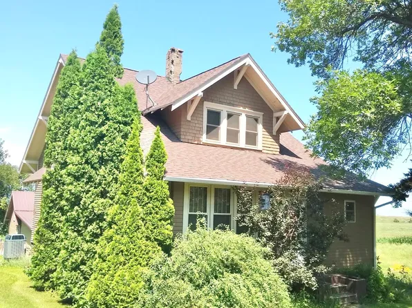 212 Axel Ave E, Strandburg, SD 57265