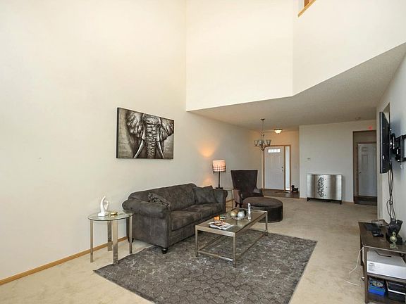 4th image of 15594 Crab Apple Ln
