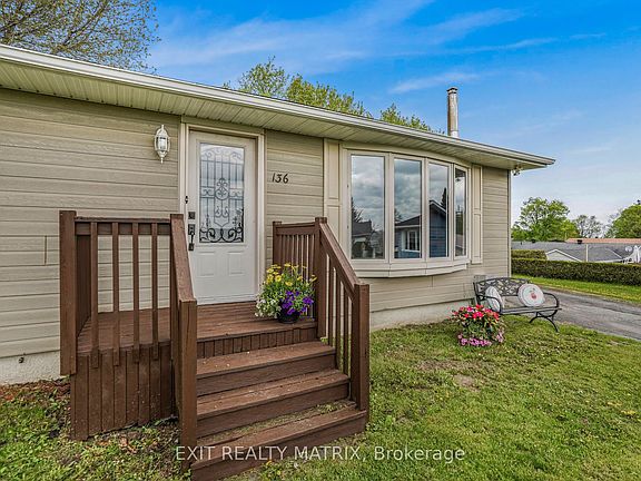 3rd image of 136 Martel Cres