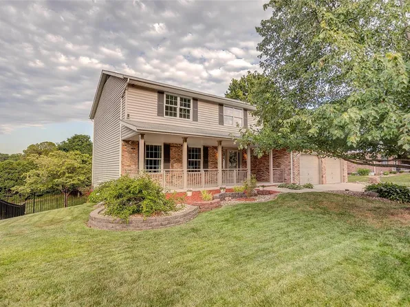 5127 Riverwood Dr, Godfrey, IL 62035