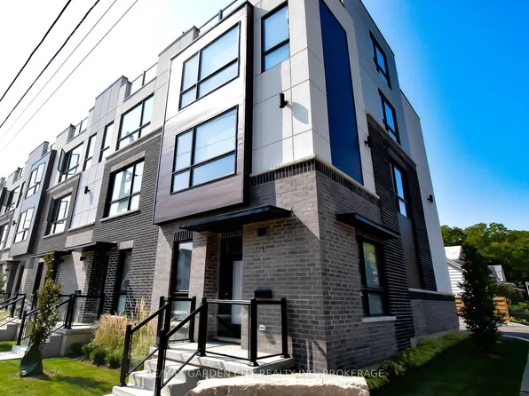 2 Brock St S #5, Hamilton, ON L9H 3G5