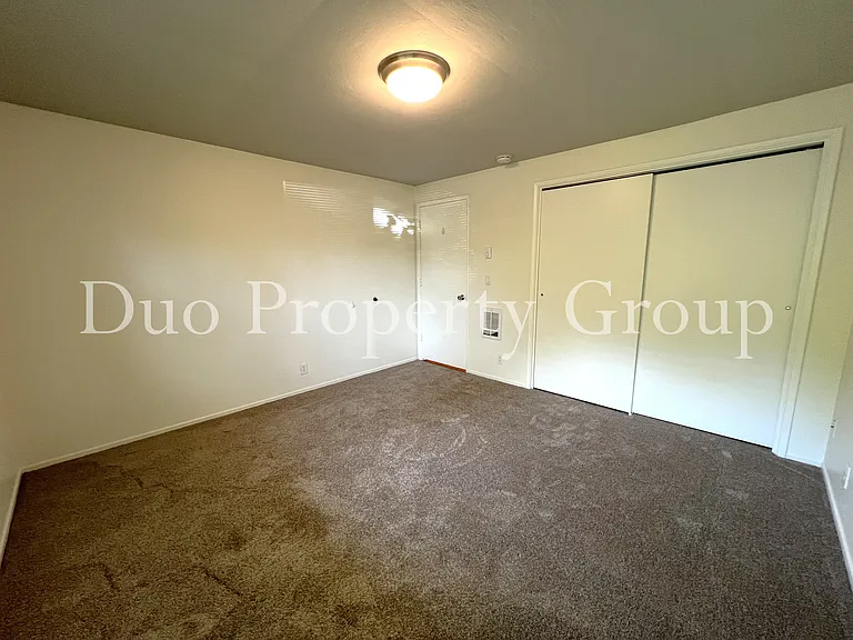 2035 Harvard Dr — Photo 22