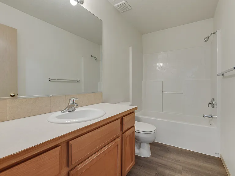 10710 E 11th Ln — Photo 15