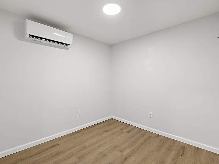 173 Van Horne St #1 — Photo 20