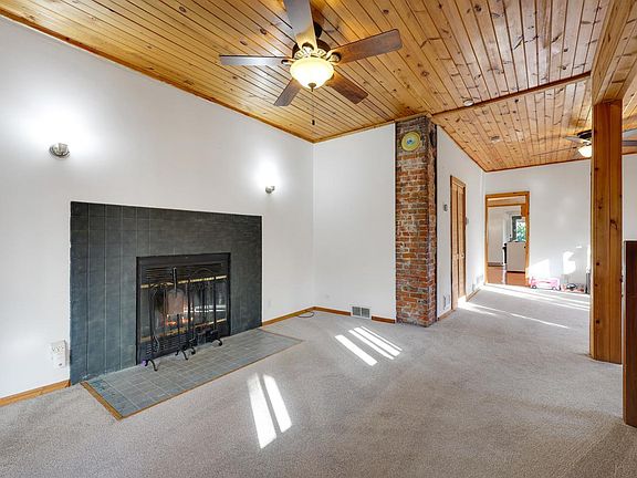2nd image of 277 Morton St E