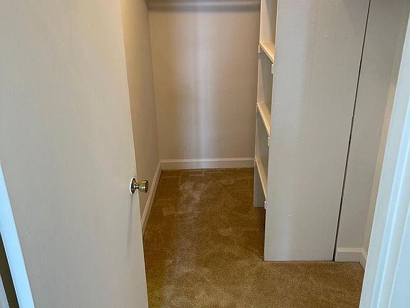 3rd image of 1011 Arlington Blvd APT 423