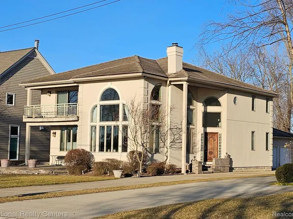 1197 E Lake Dr, Novi, MI 48377