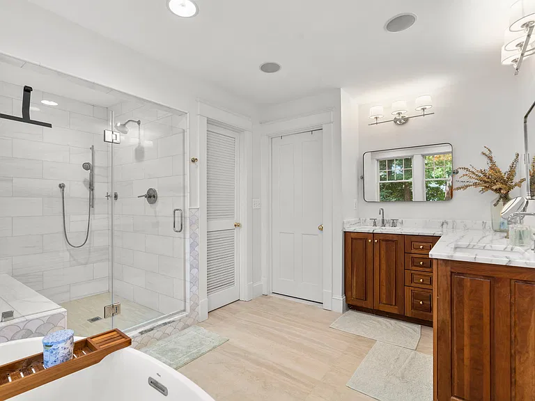 2942 Edgewater Dr — Photo 24