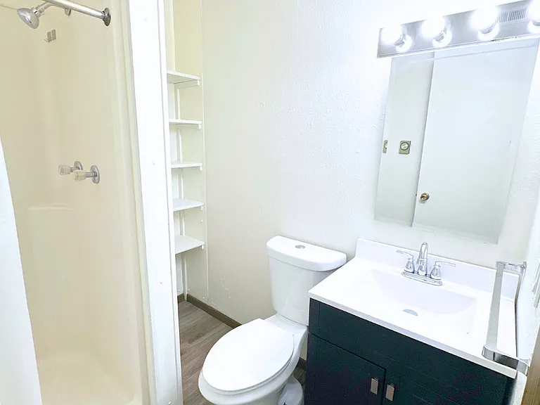 410 Pine St #1 — Photo 10