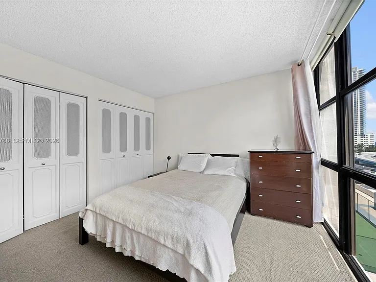 16919 N Bay Rd #821 — Photo 10