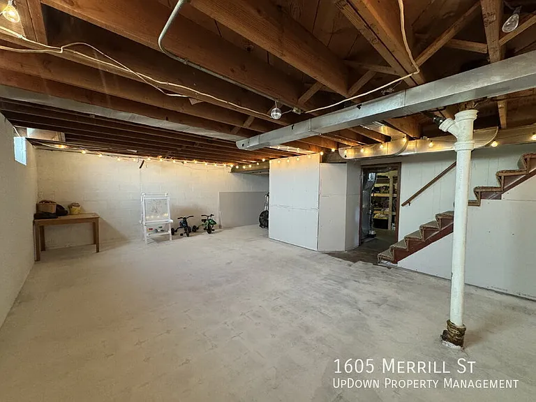 1605 Merrill St — Photo 25