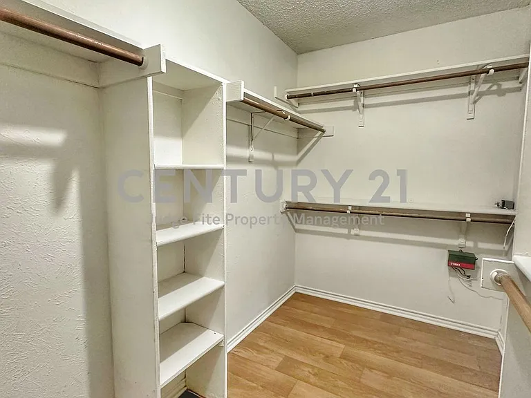 205 Glenwood Dr — Photo 6