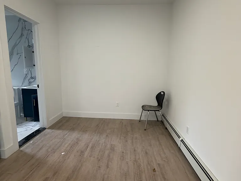 1311 Harrod Ave #2R — Photo 3