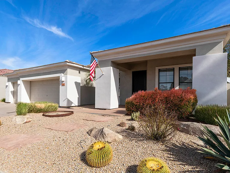 442 W Carob Dr — Photo 13
