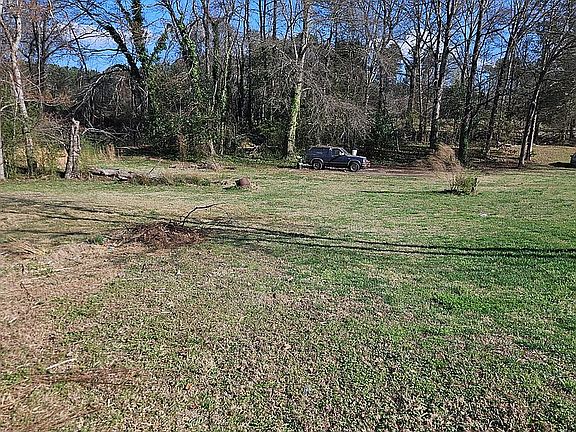 3rd image of 200 Drummond Cir