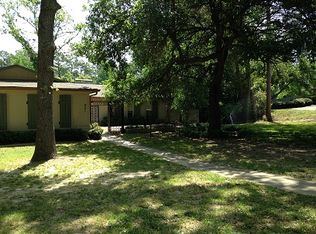 851 Country Pl, Longview, TX 75605