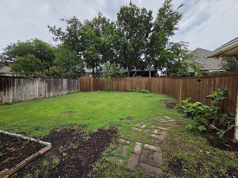 1344 Wentworth Dr — Photo 12