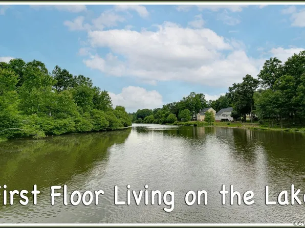 9364 Charter Lake Dr, Mechanicsville, VA 23116