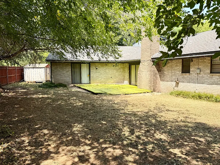 6612 Crow Cir — Photo 23