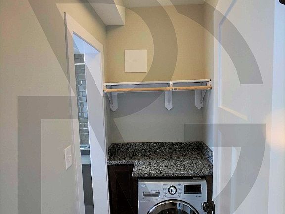 5th image of 550 W Arlington Pl #550507