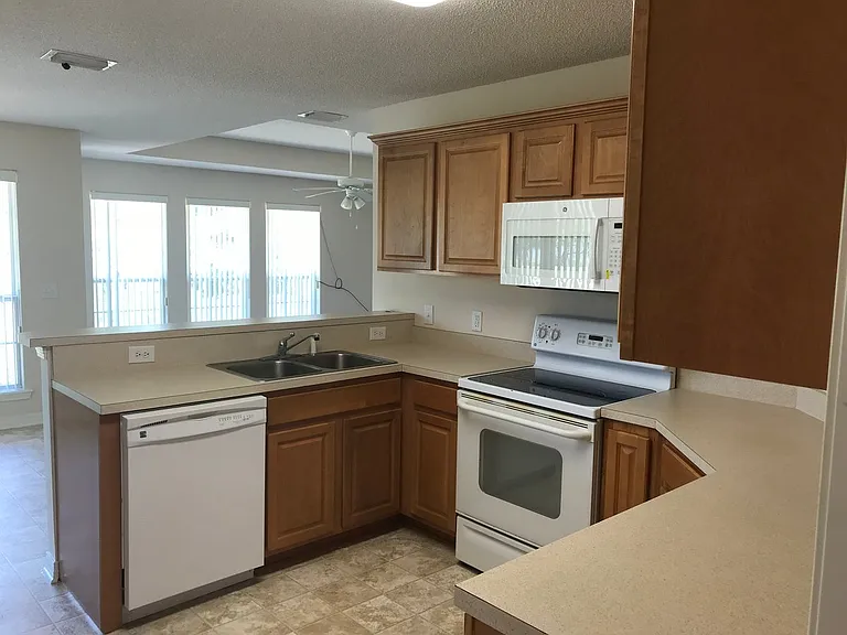 2642 Hidden Creek Dr — Photo 13