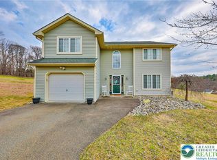 2260 Reo Dr, Effort, PA 18330